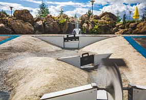 Cooling zone with misting