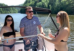 Vyjížďka na motorovém člunu s kapitánem