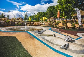 Cooling zone with misting