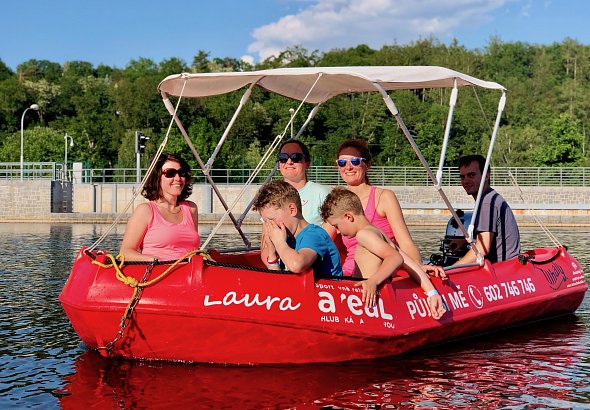 LAURINKA - motorový člun